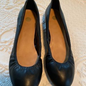 Cute black flats-never worn
